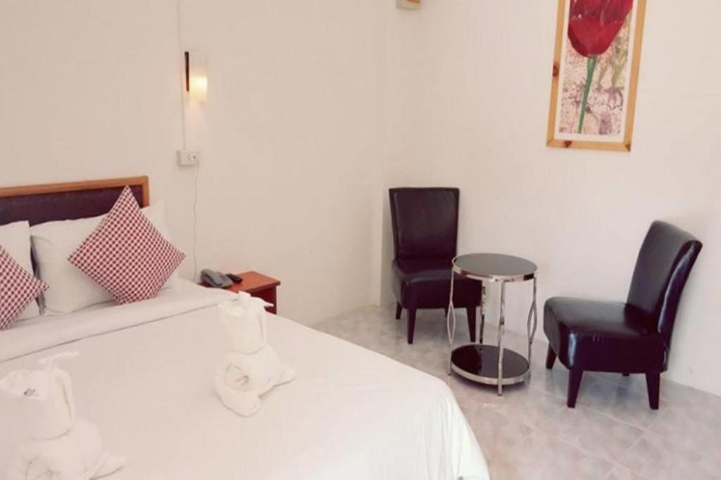 Hotel De Ratt Phuket Patong Extérieur photo