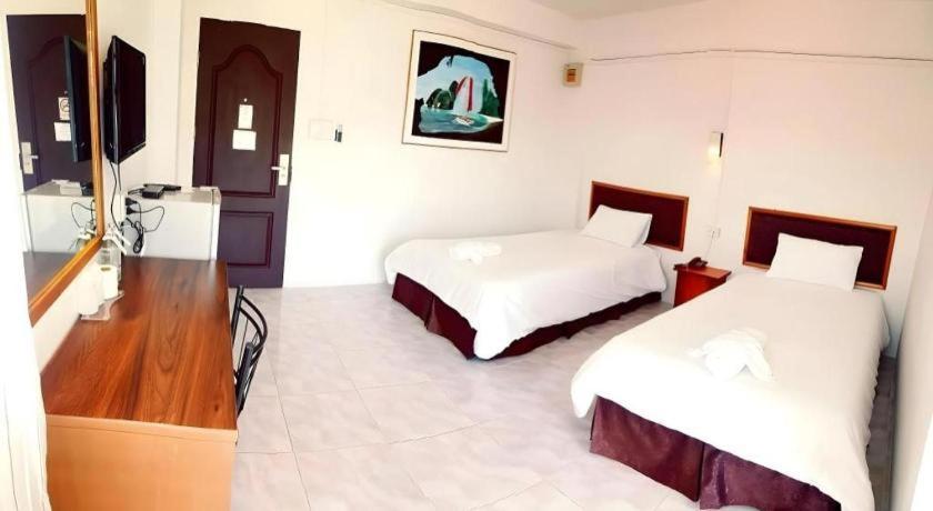 Hotel De Ratt Phuket Patong Extérieur photo