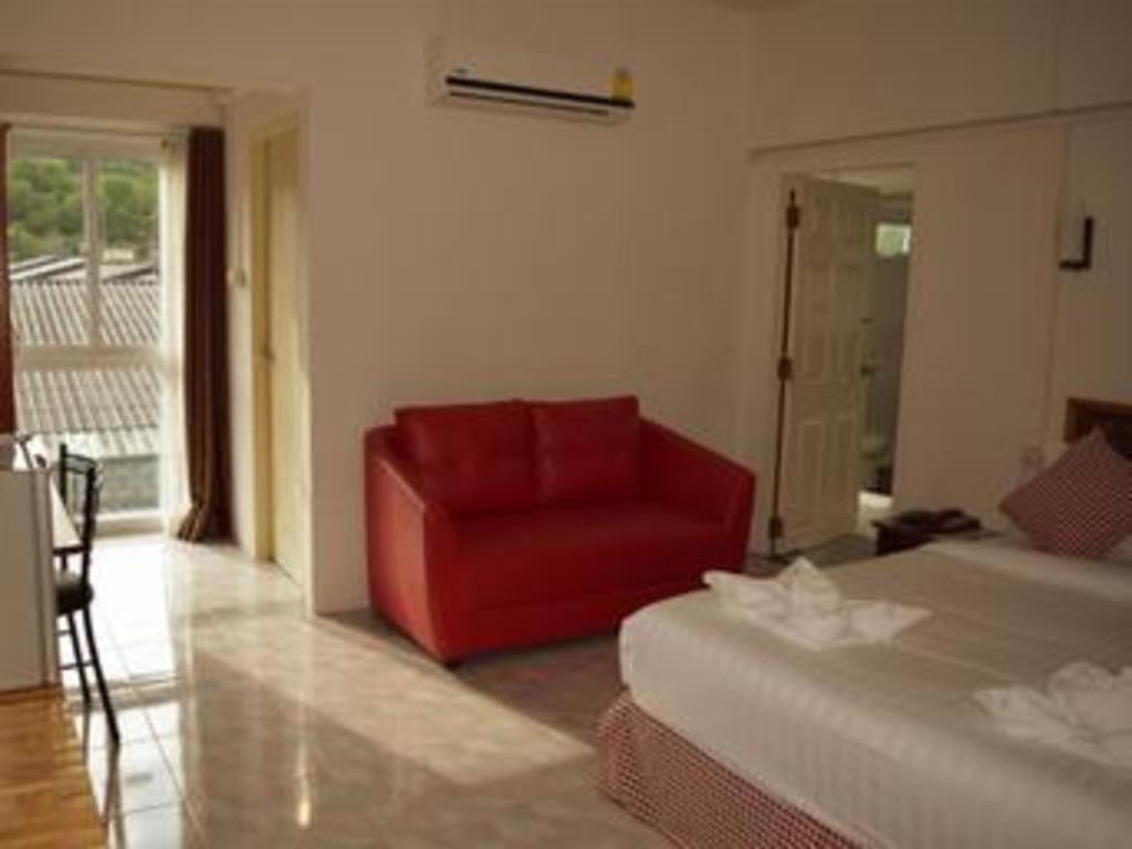 Hotel De Ratt Phuket Patong Extérieur photo