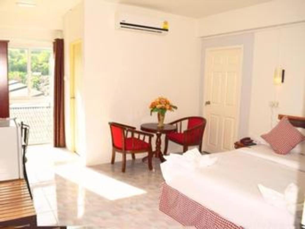 Hotel De Ratt Phuket Patong Extérieur photo